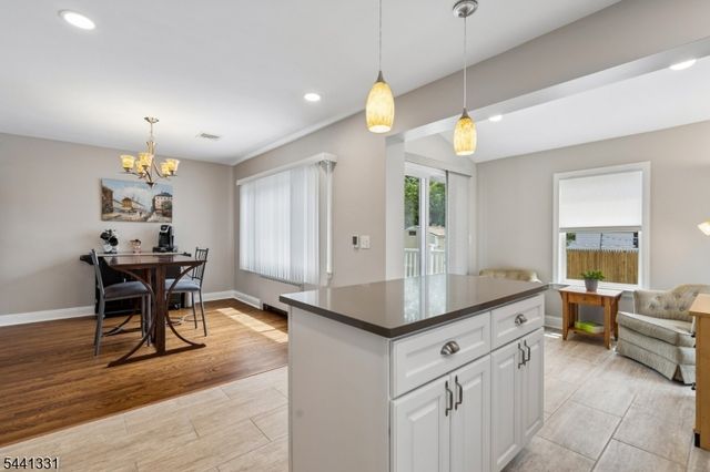 23 Elmwood Ter, Linden City, NJ 07036