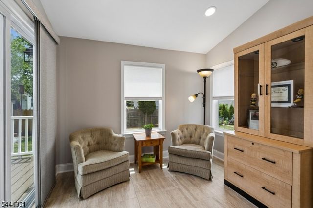 23 Elmwood Ter, Linden City, NJ 07036