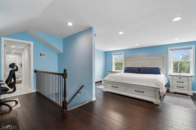23 Elmwood Ter, Linden City, NJ 07036