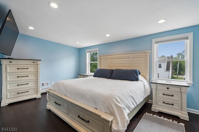 23 Elmwood Ter, Linden City, NJ 07036