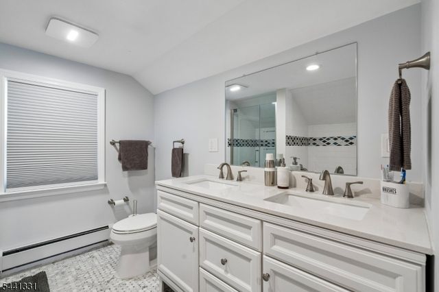 23 Elmwood Ter, Linden City, NJ 07036