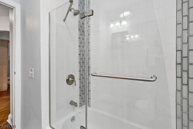 23 Elmwood Ter, Linden City, NJ 07036