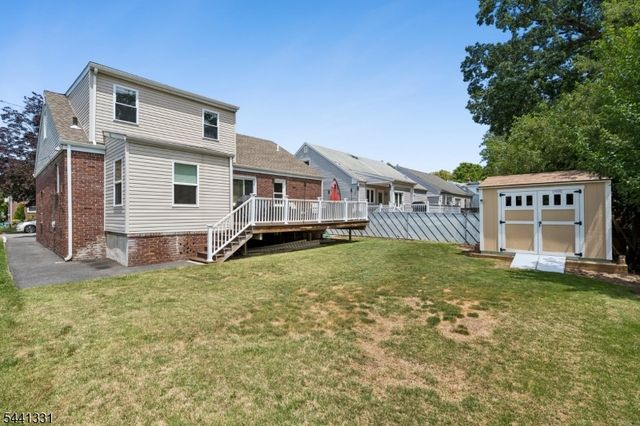 23 Elmwood Ter, Linden City, NJ 07036