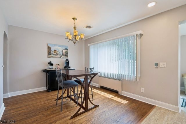 23 Elmwood Ter, Linden City, NJ 07036
