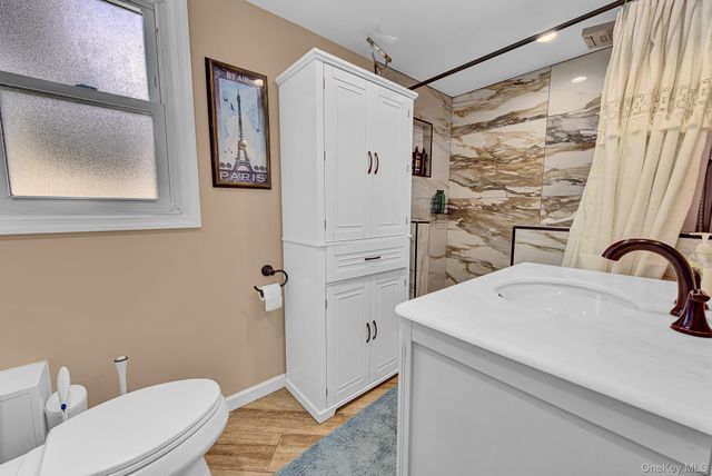 1116 Montauk Highway, Oakdale, NY 11769