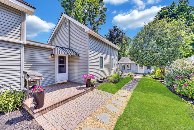 1116 Montauk Highway, Oakdale, NY 11769