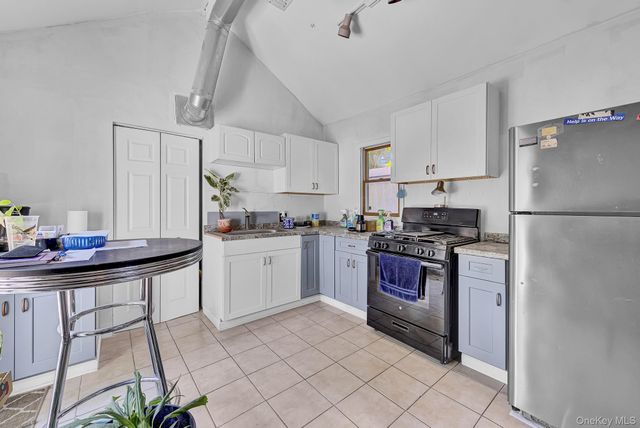 1116 Montauk Highway, Oakdale, NY 11769