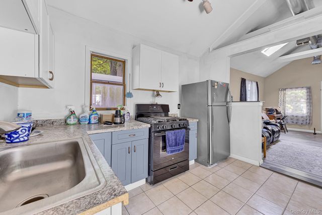 1116 Montauk Highway, Oakdale, NY 11769