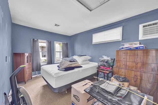 1116 Montauk Highway, Oakdale, NY 11769
