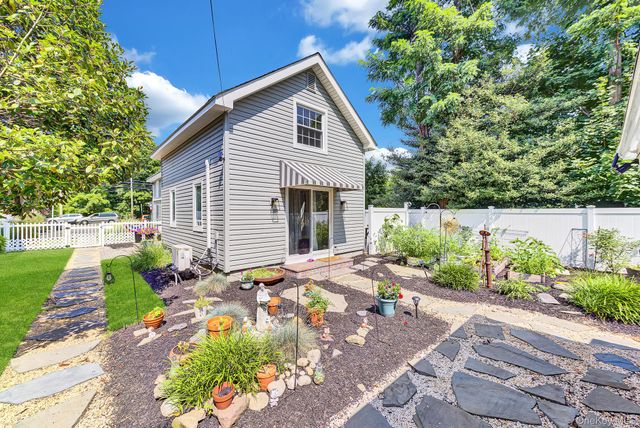 1116 Montauk Highway, Oakdale, NY 11769