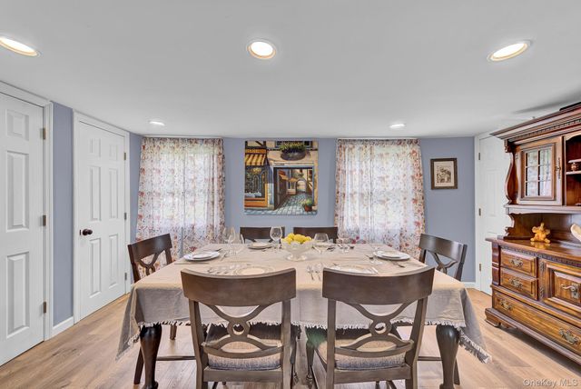 1116 Montauk Highway, Oakdale, NY 11769