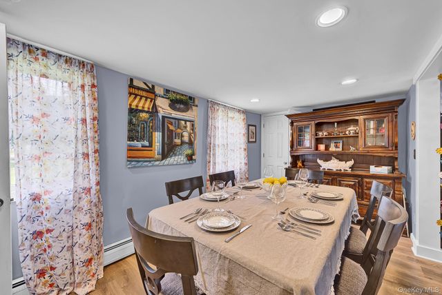 1116 Montauk Highway, Oakdale, NY 11769