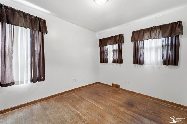 20452 glenmore Street, Redford Twp, MI 48240