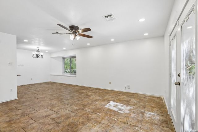 5614 Timber Trace St, San Antonio, TX 78250