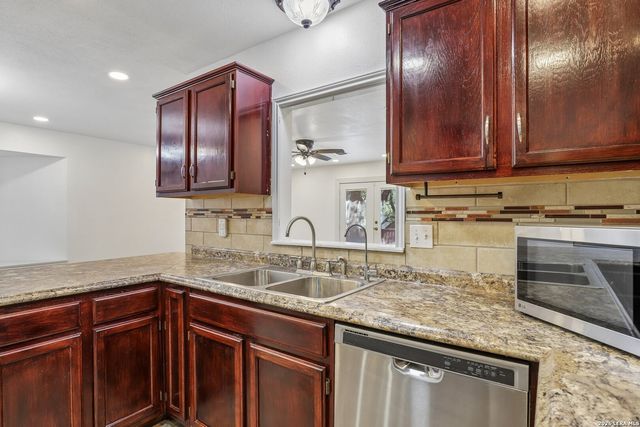 5614 Timber Trace St, San Antonio, TX 78250