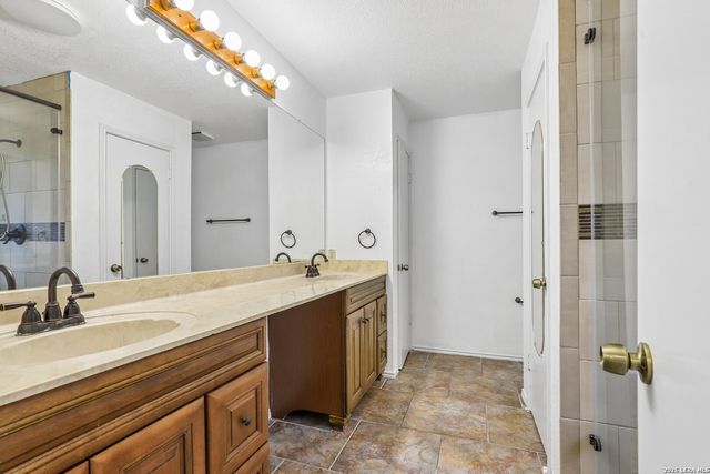 5614 Timber Trace St, San Antonio, TX 78250