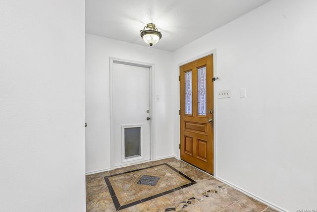 5614 Timber Trace St, San Antonio, TX 78250