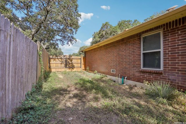 5614 Timber Trace St, San Antonio, TX 78250