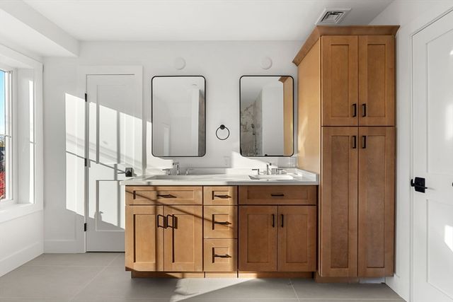 2 Elm Street 2, Newton, MA 02465