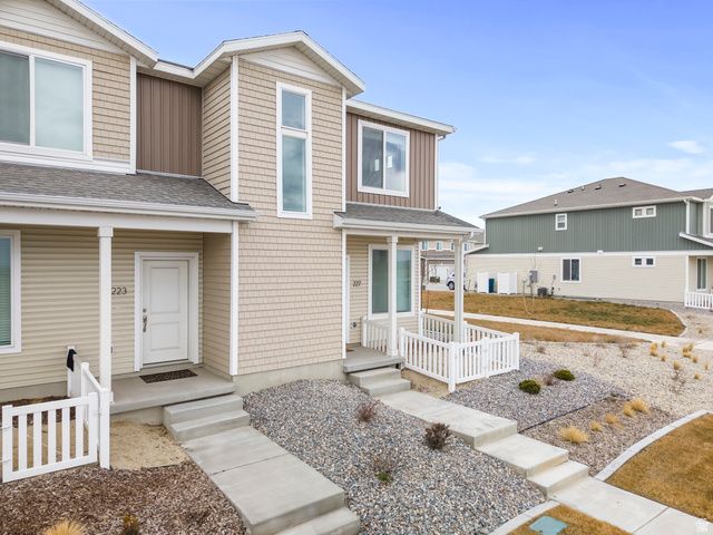 227 N RIVERSIDE DR, Saratoga Springs, UT 84045