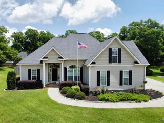 129 Pond Drive, Kathleen, GA 31047