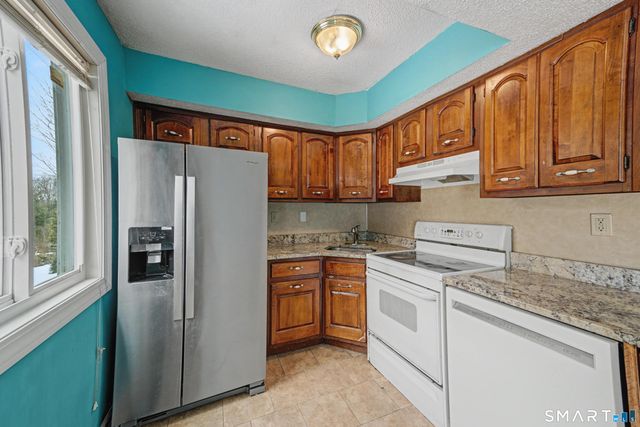 100 Ten Coat Lane 3A, Shelton, CT 06484