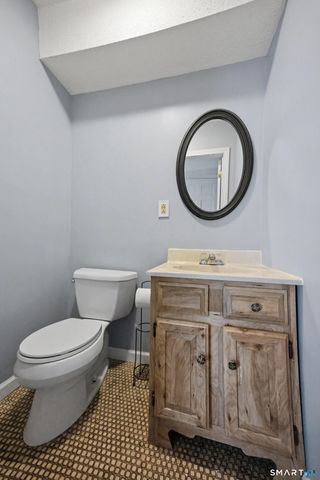 100 Ten Coat Lane 3A, Shelton, CT 06484