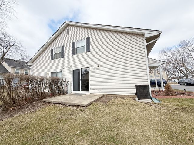 223 Butternut Lane, Streamwood, IL 60107