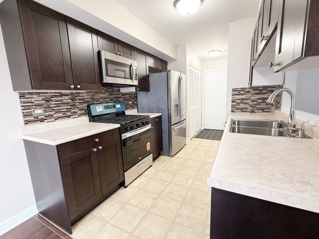 223 Butternut Lane, Streamwood, IL 60107