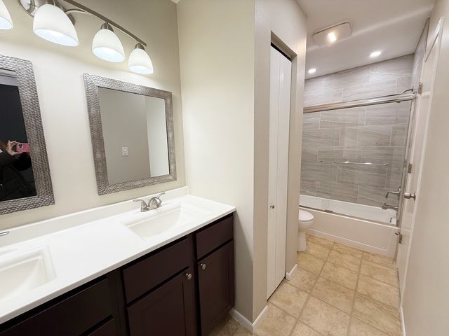 223 Butternut Lane, Streamwood, IL 60107