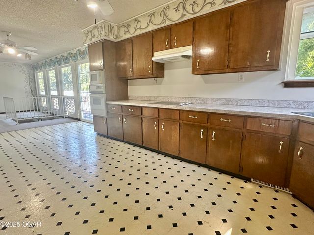 205 McCutcheon Road, Joplin, MO 64804