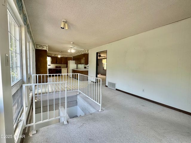 205 McCutcheon Road, Joplin, MO 64804