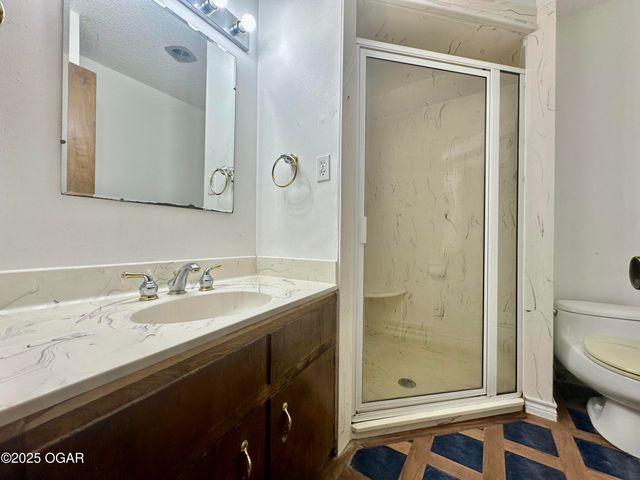 205 McCutcheon Road, Joplin, MO 64804