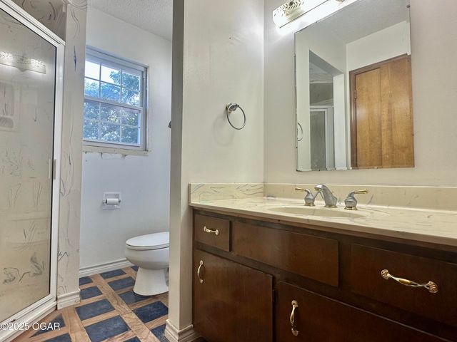 205 McCutcheon Road, Joplin, MO 64804