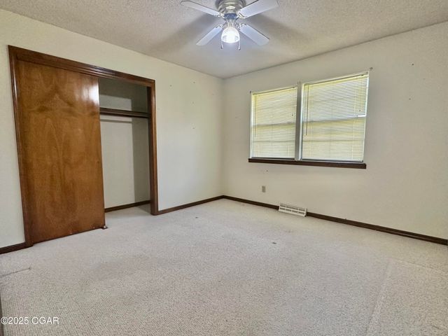 205 McCutcheon Road, Joplin, MO 64804