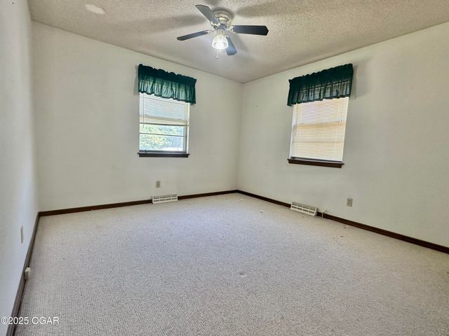 205 McCutcheon Road, Joplin, MO 64804