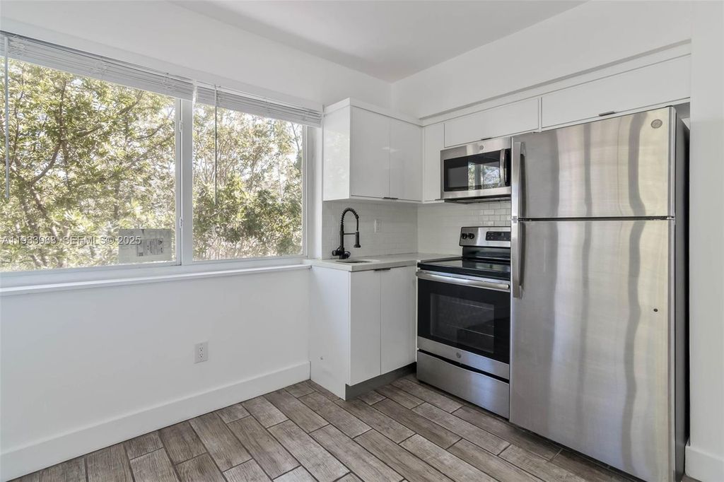 2190 SW 14th Ter 6, Miami, FL 33145