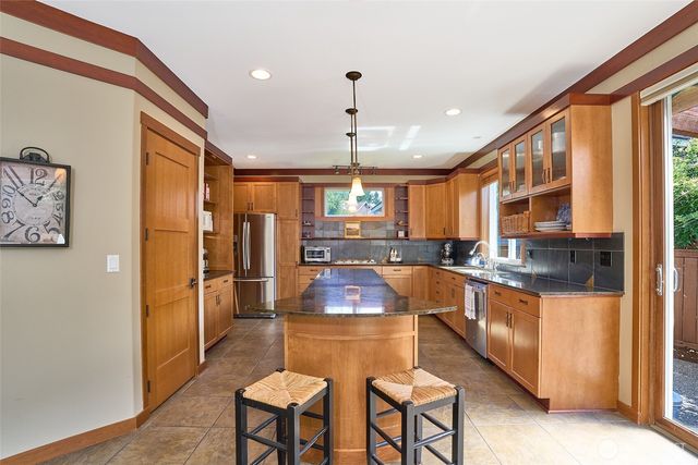 23707 231st Court SE, Maple Valley, WA 98038