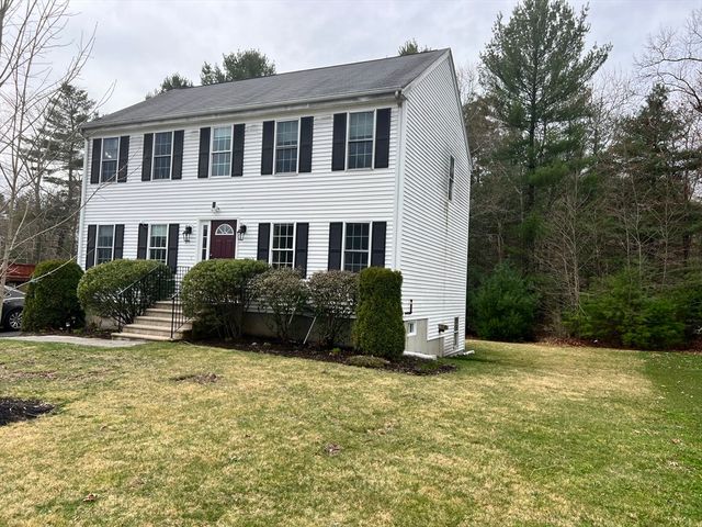 917 Dighton Woods Cir, Dighton, MA 02715