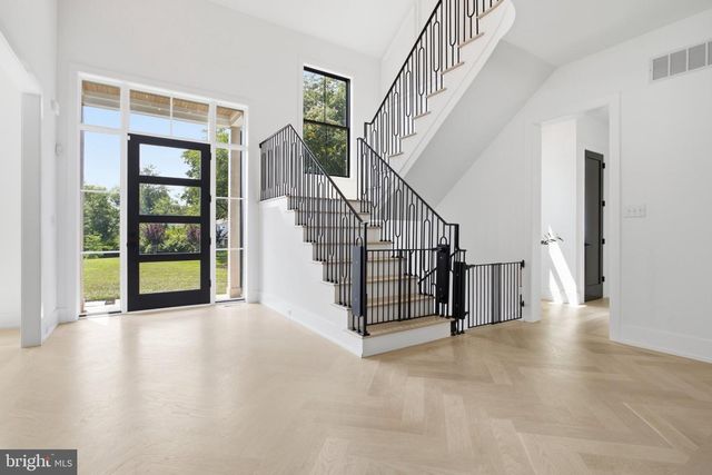 1337 VALLEY RD, Glen Mills, PA 19342