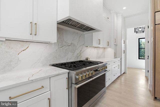 1337 VALLEY RD, Glen Mills, PA 19342