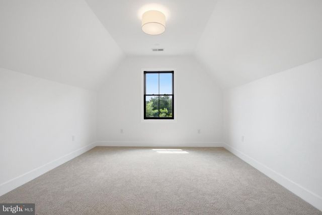 1337 VALLEY RD, Glen Mills, PA 19342
