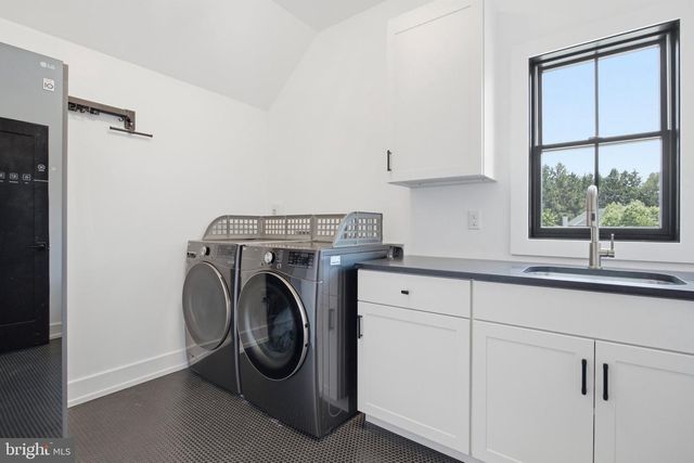1337 VALLEY RD, Glen Mills, PA 19342