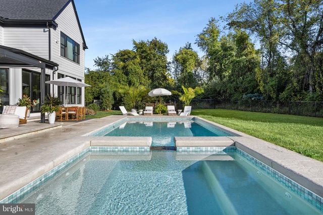 1337 VALLEY RD, Glen Mills, PA 19342