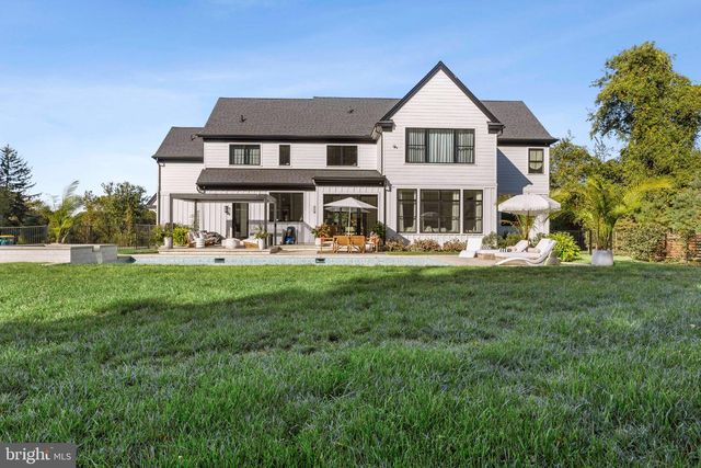 1337 VALLEY RD, Glen Mills, PA 19342