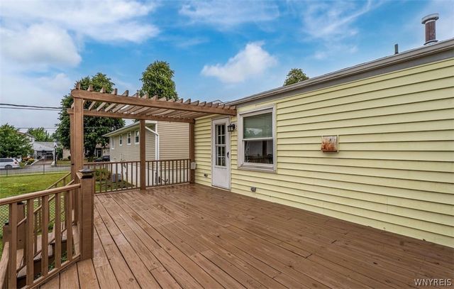 18 Lille Lane, Cheektowaga, NY 14227