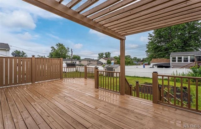 18 Lille Lane, Cheektowaga, NY 14227