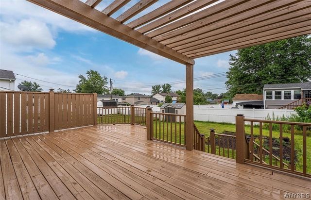 18 Lille Lane, Cheektowaga, NY 14227