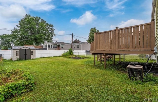 18 Lille Lane, Cheektowaga, NY 14227