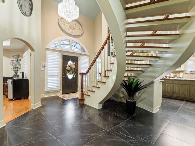 56 Valhalla Drive, Bay City, TX 77414